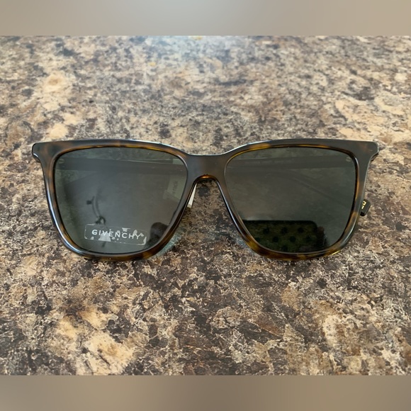 Givenchy Woman’s Sunglasses - Picture 3 of 4